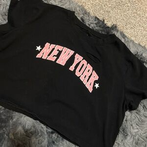 Black New York Graphic Crop Top